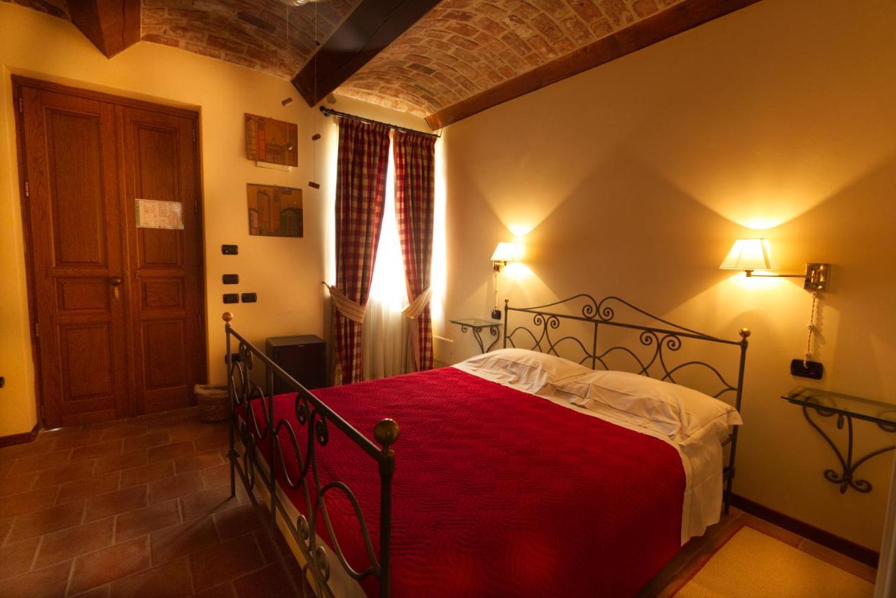 Foresteria Ristorante Conti Roero Monticello d'Alba Zimmer foto